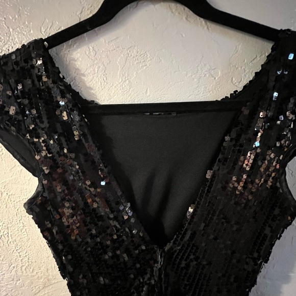 ✨ Sequin Cocktail Dress ✨ - Picture 4 of 6